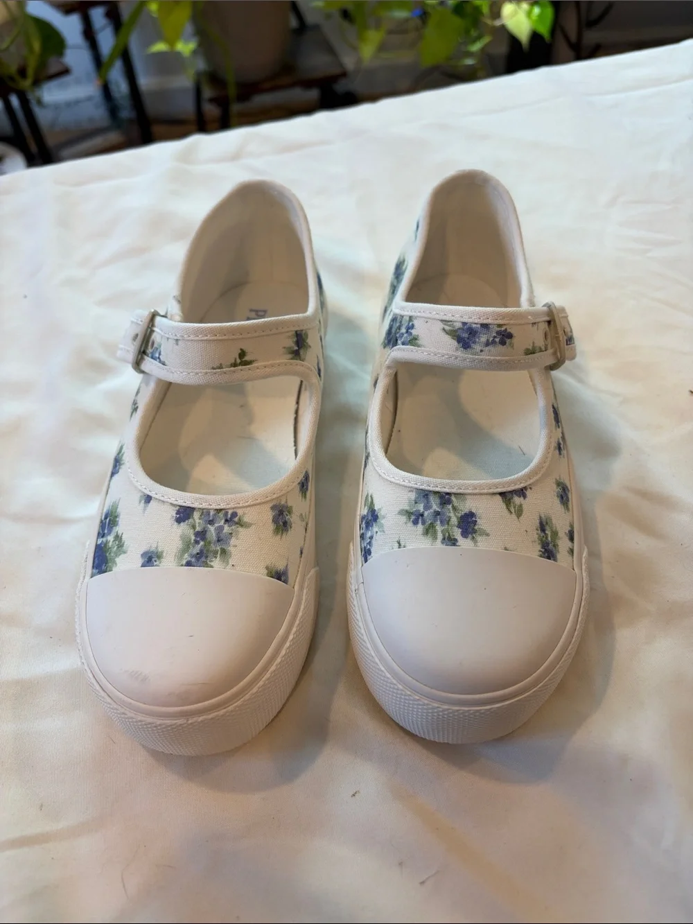 Place White Mary Jane Sneakers with Blue Floral Print kids size 2
